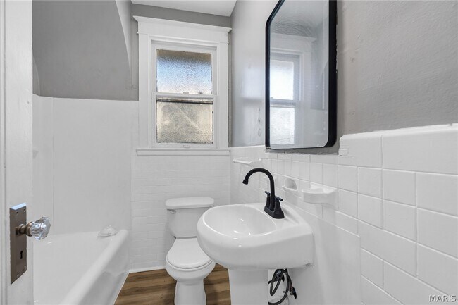Building Photo - 5721 Floy Ave