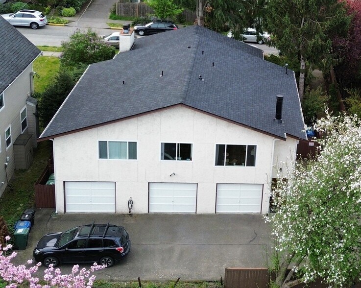 Building Photo - 8850 Interlake Ave N