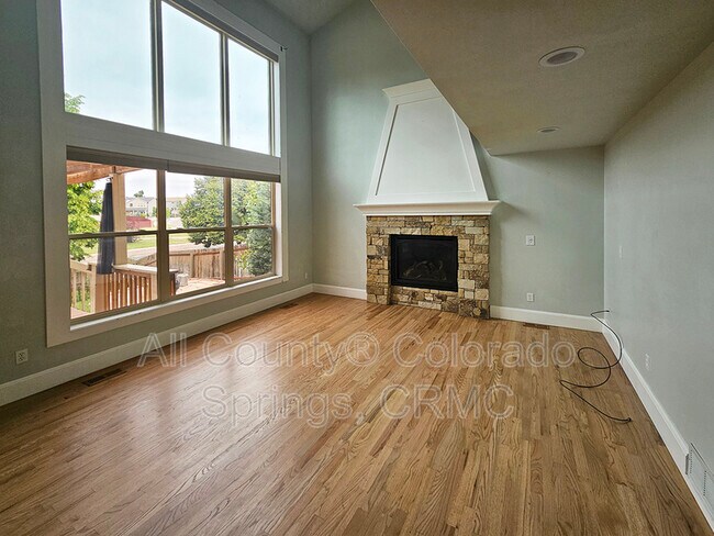 Building Photo - 2615 Helmsdale Dr