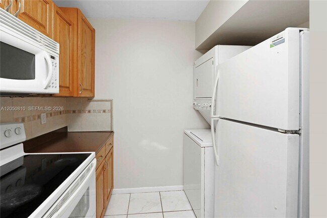 Building Photo - 2530 W 67th Pl