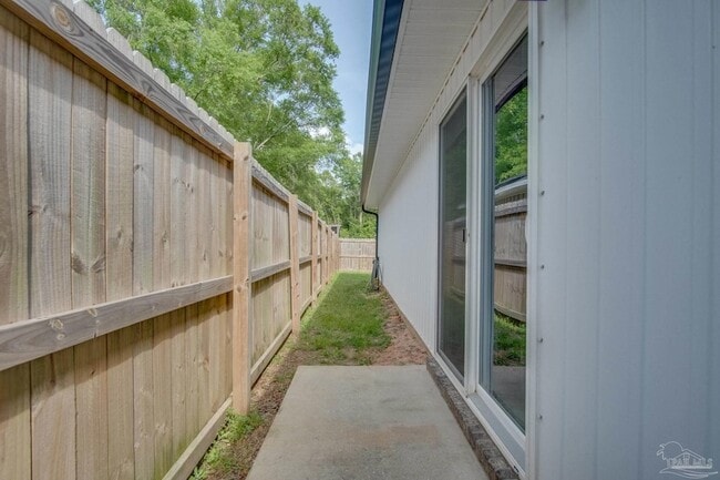 Building Photo - 8626 Walnut Ave