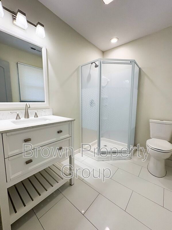 Building Photo - 2229 Delta Dr