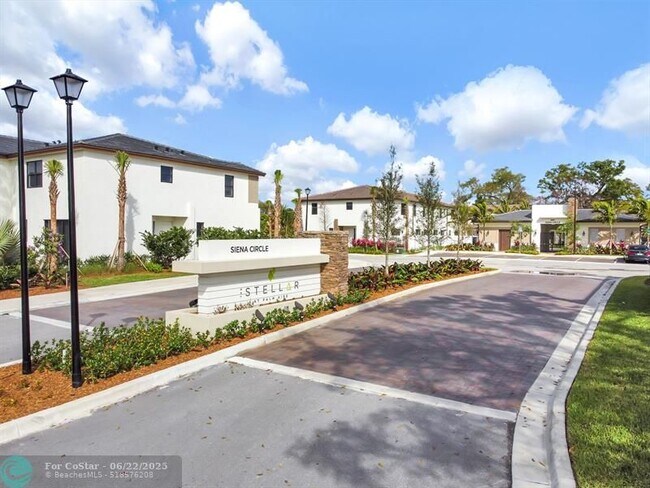 Building Photo - 710 Del Vista Rd