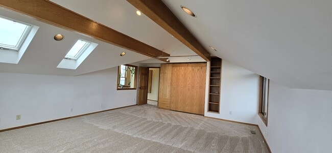 Building Photo - 3033 W Viewmont Wy W