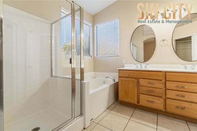 Building Photo - 7555 Trickling Wash Dr