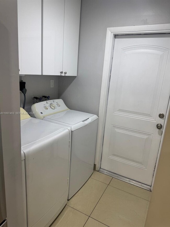 Building Photo - 7541 Miramar Pkwy