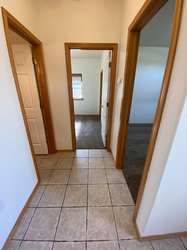 Building Photo - April Rent FREE - Triple Car Garage