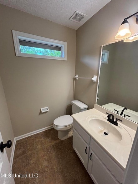 Building Photo - 1705 Cedar Lake Cove