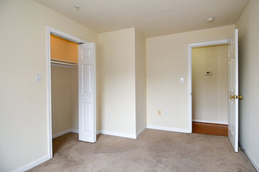 Building Photo - 4116 Ames St NE