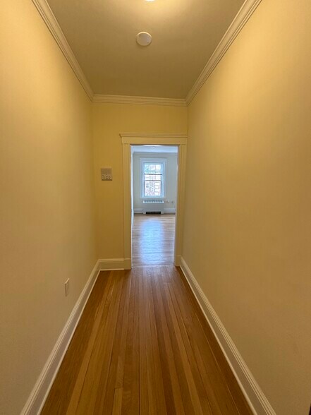 Building Photo - 3 Chauncy Ln