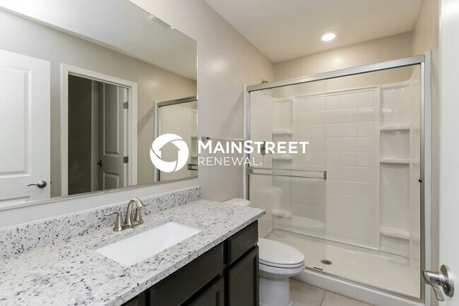 Building Photo - 4 Bedroom Pet-Friendly Home in Phoenix, AZ with Main Street Renewal