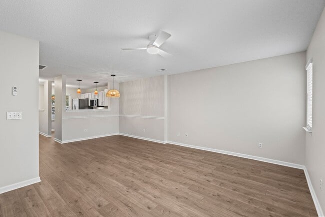 Building Photo - 3574 Evergreen Way