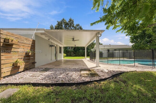 Building Photo - 7120 SW 58th St