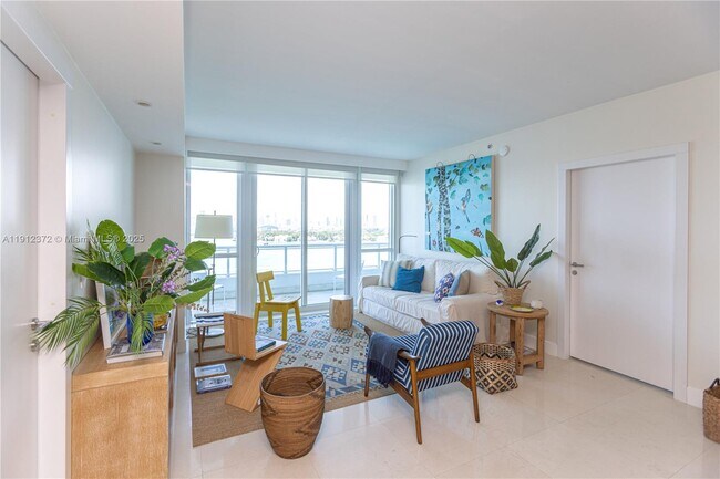 Building Photo - 520 West Ave