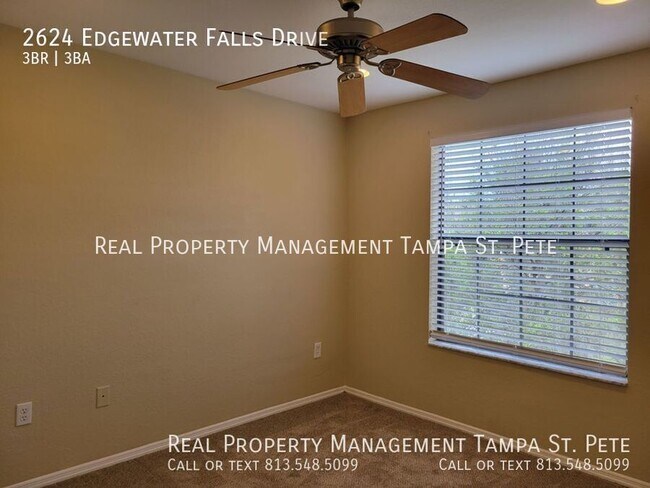 Building Photo - 2624 Edgewater Falls Dr