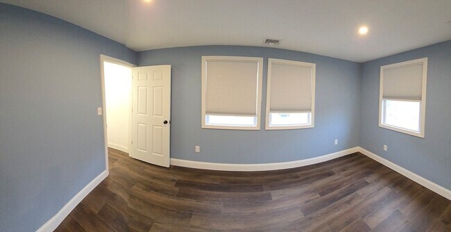 Building Photo - 37 Rose Glen St