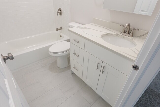 Building Photo - 3430 Blue Ridge Dr