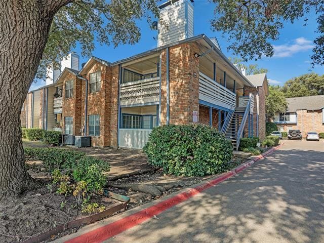 Building Photo - 1601 Marsh Ln