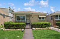 Building Photo - 5821 N California Ave
