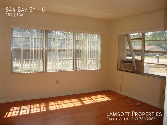 Building Photo - 844 Bay St