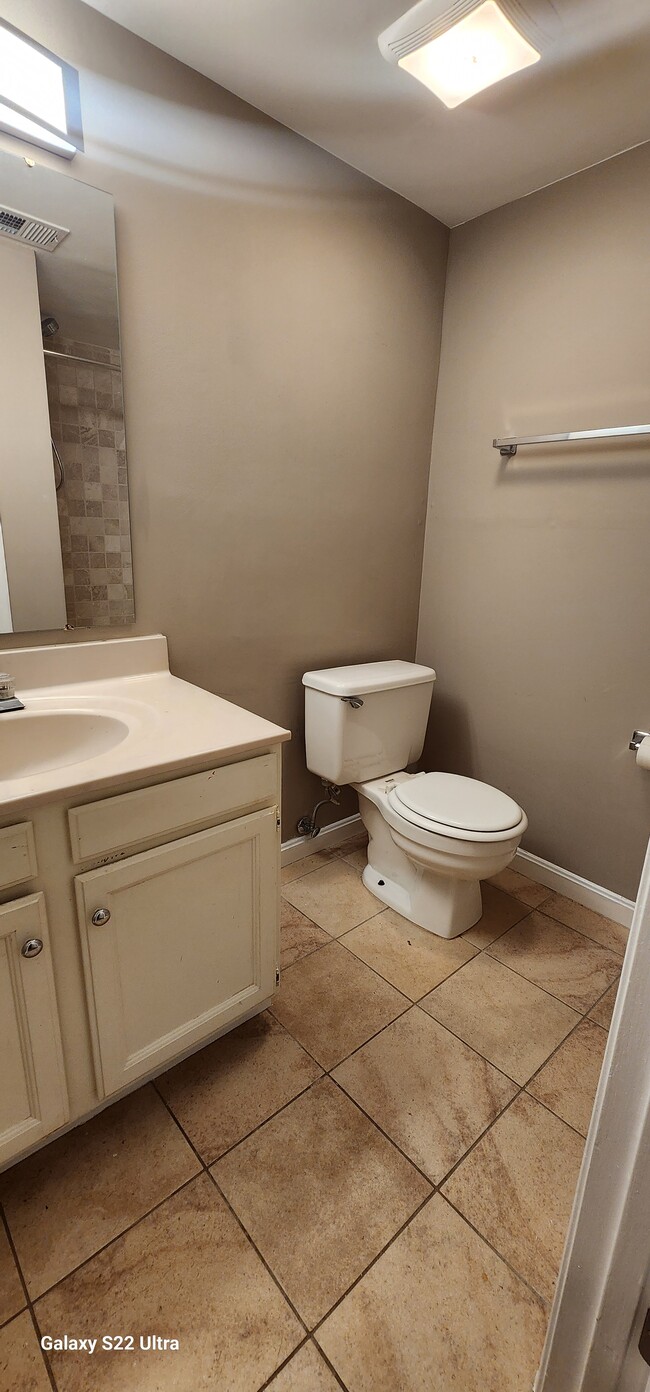 Building Photo - 5515 Cheshire Meadows Way