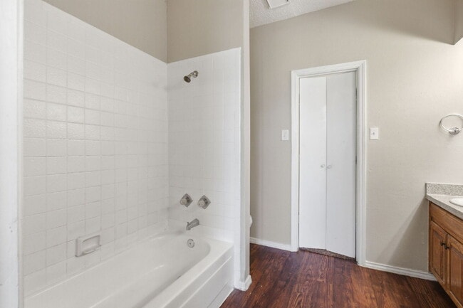 Building Photo - Rowlett Duplex
