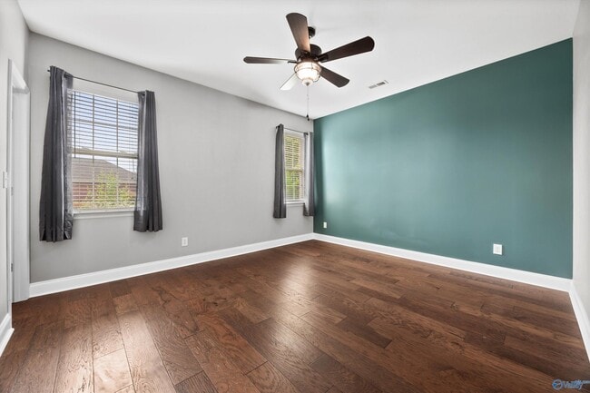Building Photo - 5104 Frankford Dr SE
