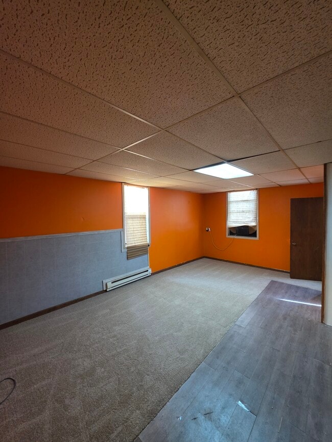 Building Photo - 410 7th St