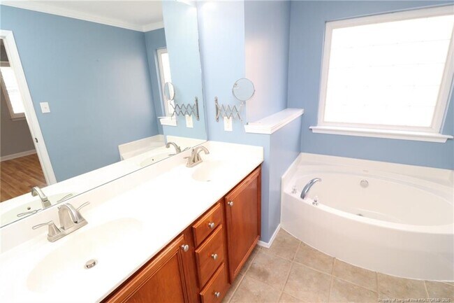 Building Photo - 605 Courthouse Dr