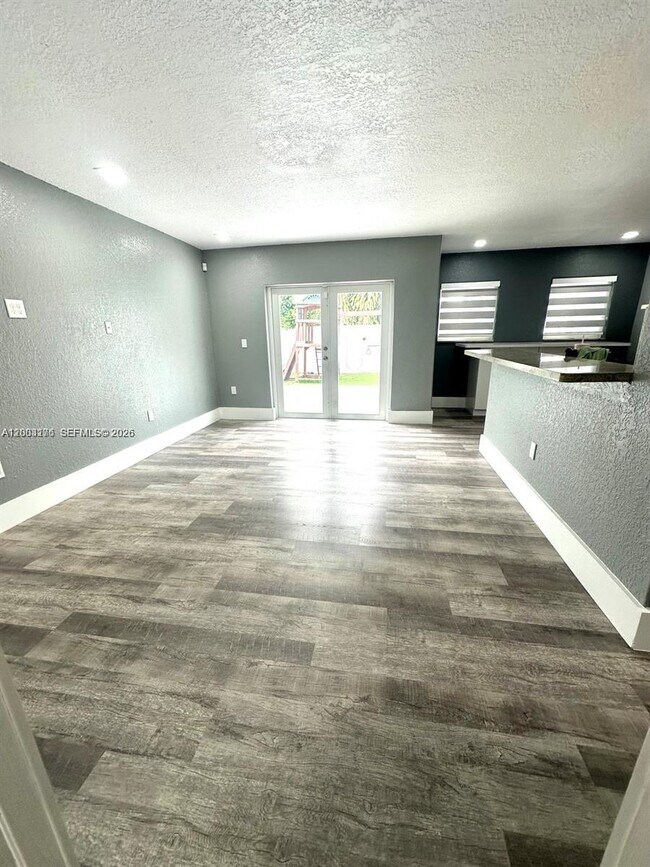 Building Photo - 15981 SW 54th Terrace