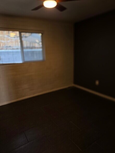 Building Photo - 1320 W Sahuaro Dr