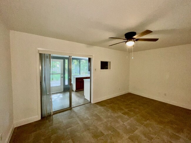 Building Photo - 1 Bed /1 Bath w/ Private Courtyard