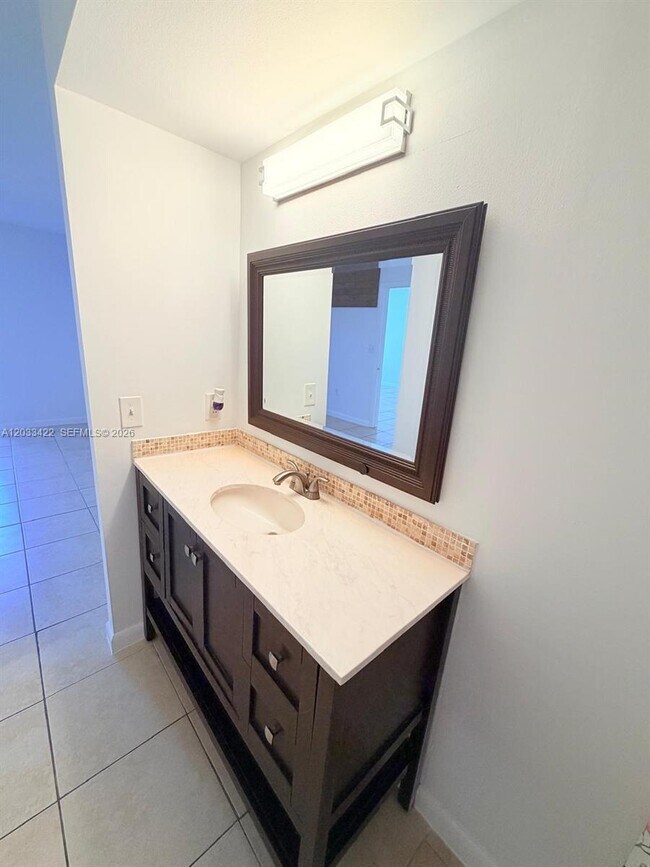Building Photo - 1280 S Alhambra Cir