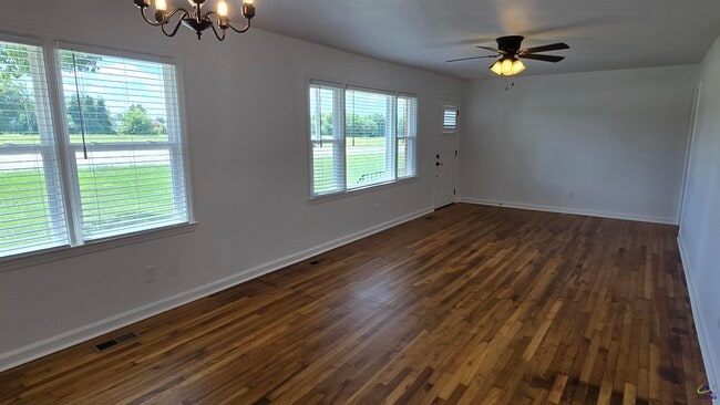 Building Photo - 412 N Houston Lake Blvd