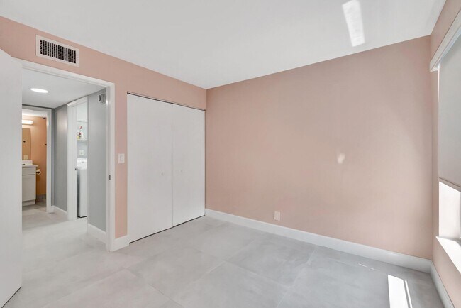 Building Photo - 14895 Builtmore Way