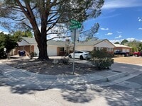 Building Photo - Open floorplan/Huge yard/Lots of Storage/Fireplace