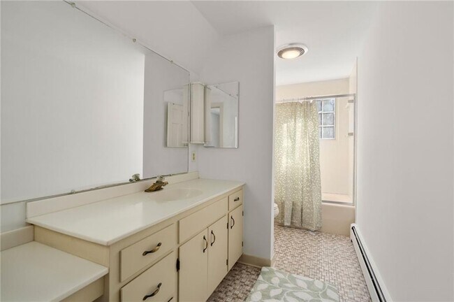 Building Photo - 1191 N MAIN Rd