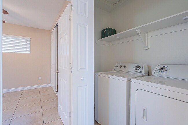 Building Photo - 818 W Osborn Rd