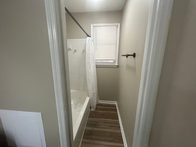 Building Photo - 19 Woodpond Ct