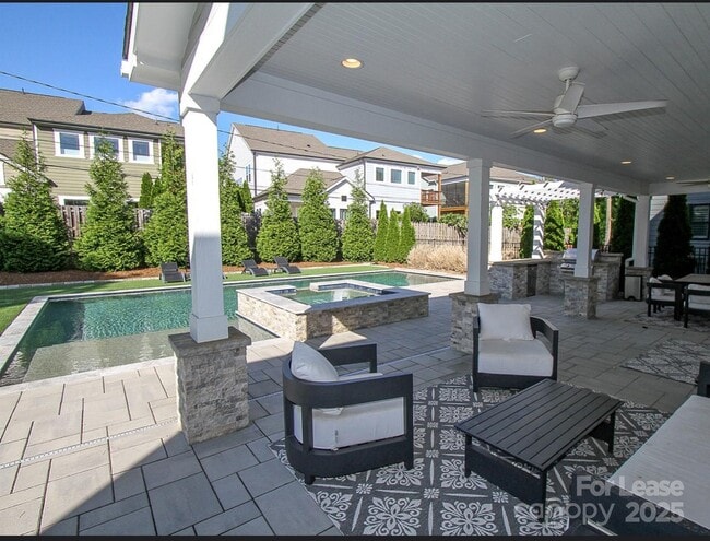 Building Photo - 501 Greystone Rd