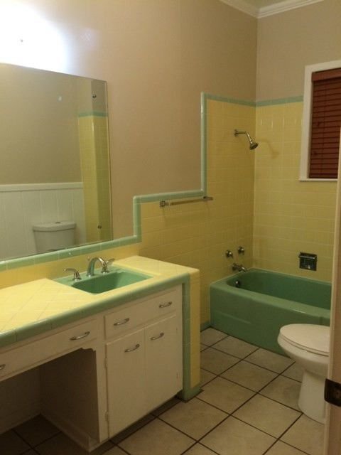 Building Photo - 106 Clark St