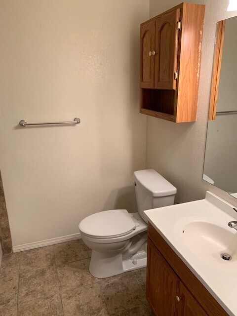 Building Photo - 2 bedroom townhouse Nellis/Charleston 1425/mo