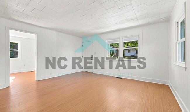Building Photo - 3512 Clymer St