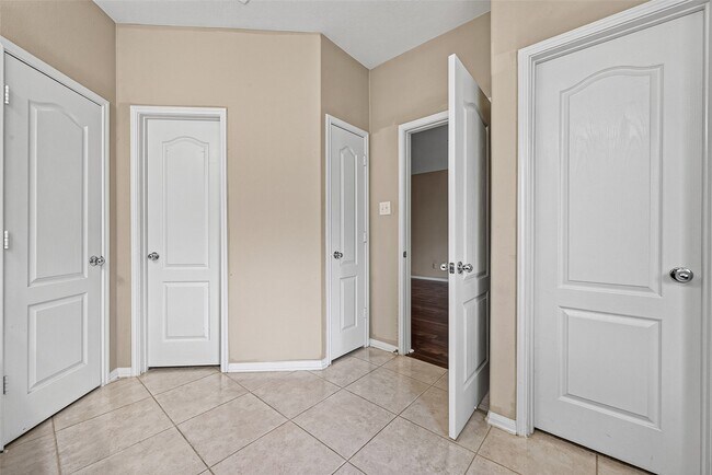 Building Photo - 6319 Denison Oaks Dr