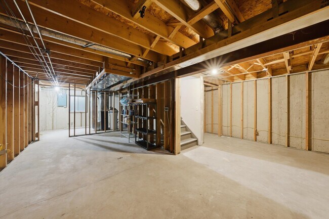 Building Photo - 2211 Carpenter Ave