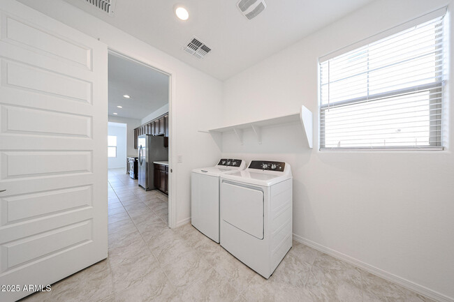 Building Photo - 25076 N 77th Dr