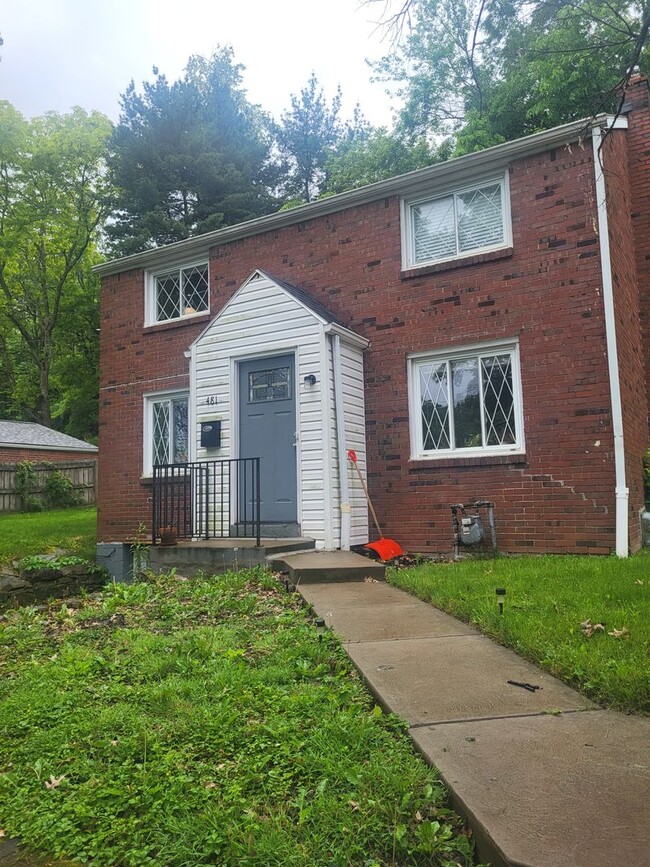 Building Photo - Updated 3 Bed, 1.5 Bath Home in Forest Hills - Available July 1!