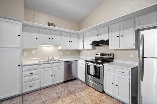 Building Photo - 3 Bedroom 2 Bathroom in Mesa