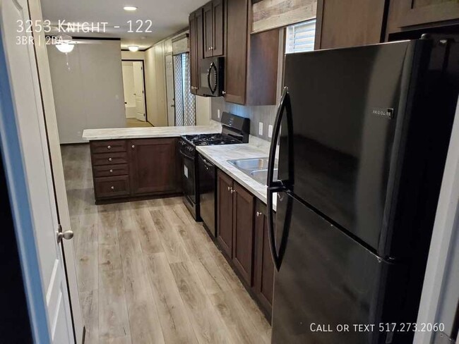 Building Photo - 3253 Knight-122