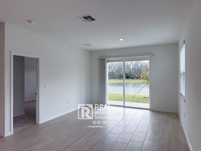 Building Photo - 18200 Pleasantview Blvd